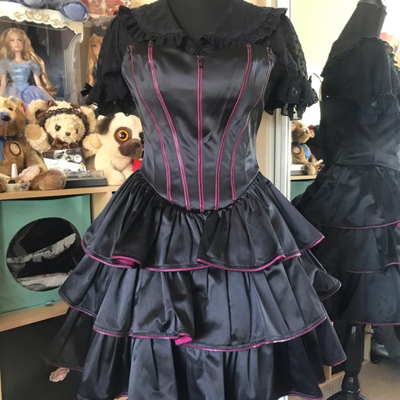 Betsey Johnson zipper black dress in size 2 - Picture 2 of 9